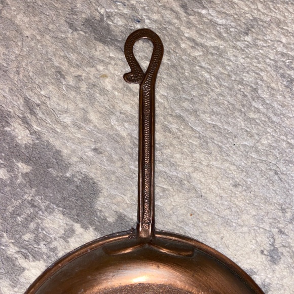 Vintage copper brass PARIS Hanging Plate. skillet - Picture 3 of 4